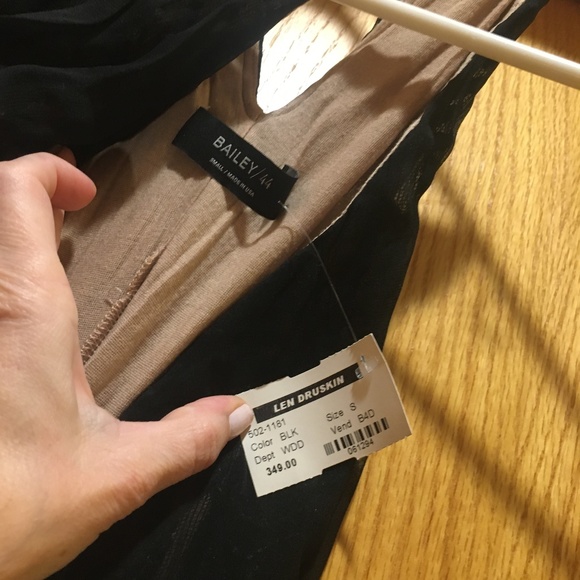 Black evening gown - Picture 4 of 4